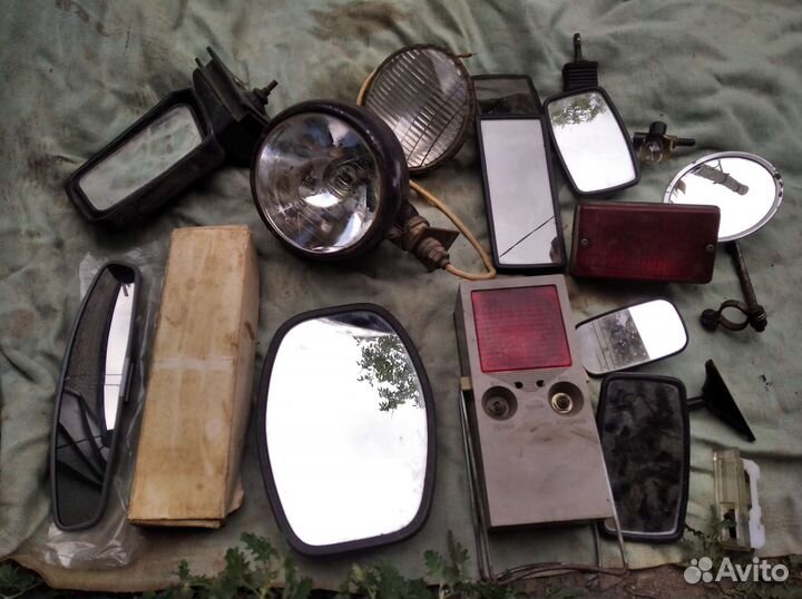 Остатки ретро автозапчастей