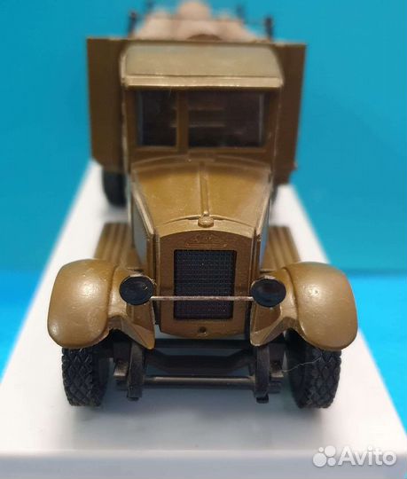 Модель автомобиля 1/43