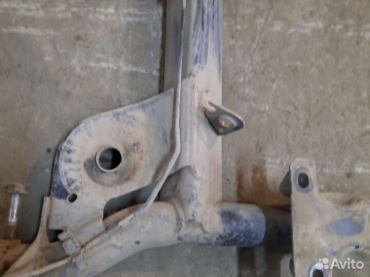 Балка задняя Рено Симбол