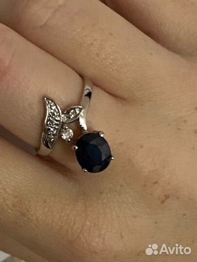 Кольцо с сапфиром