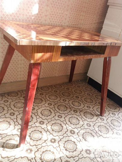 Шахматный столик СССР с фигурами