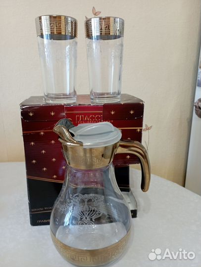 Графин со стаканами