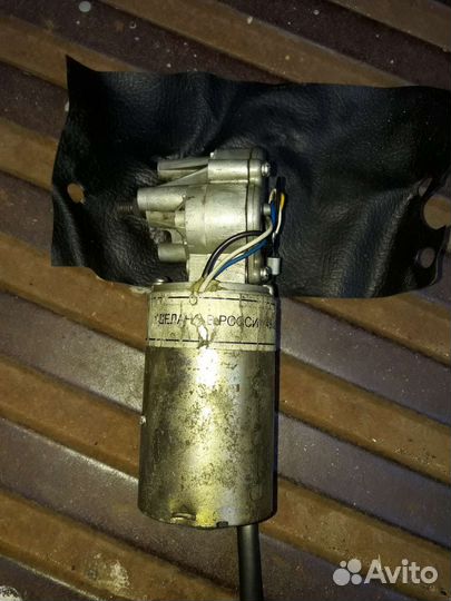 Мотор трапеции стеклоочистителя шеви нива