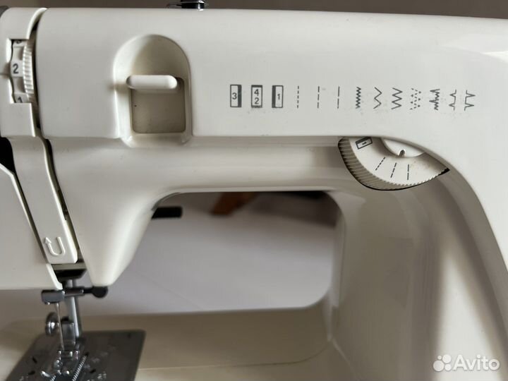 Швейная машина Janome