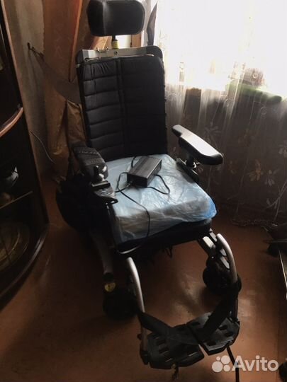 Инвалидная коляска с электроприводом
