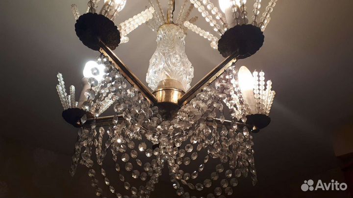 Хрустальная люстра