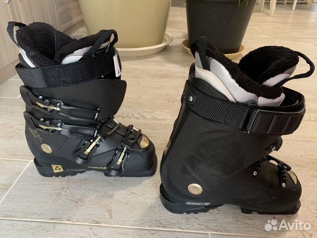 Горнолыжные ботинки 90W. 23,5 (37)