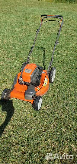 Продаю газонокосилку Хускварна LB155S б/у