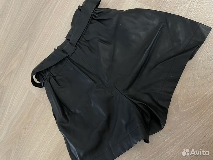 Кожаные шорты zara XS