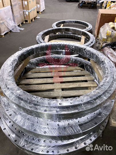 Опорно-поворотный круг R260LC-9S 81EN-00052