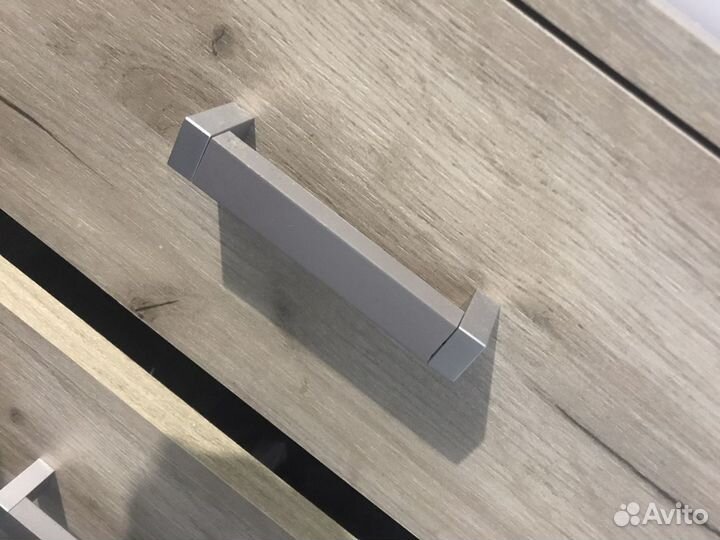 Тумбочка прикроватная