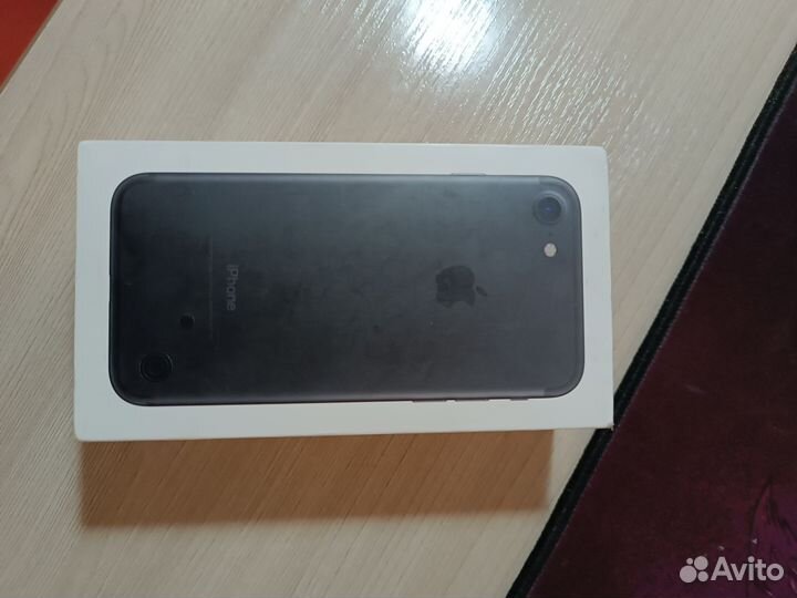 Коробка от iPhone7