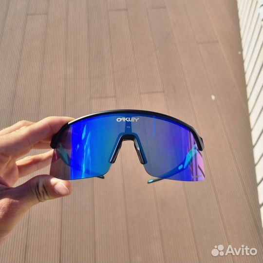 Солнцезащитные очки спортивные