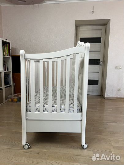 Детская кроватка