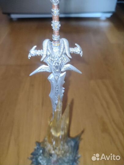 Статуэтка меча 