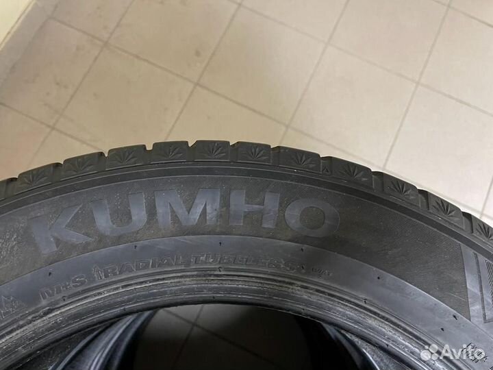 Kumho WinterCraft Ice Wi51 215/55 R17 98