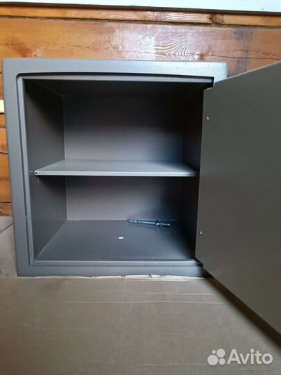 Сейф металлический