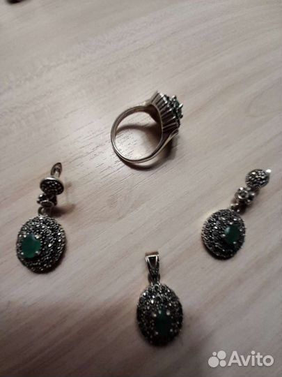Набор из серебра кольцо серьги и кулон