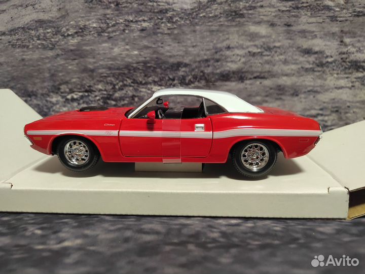 Dodge Challenger R/T Coupe 1970 1:24