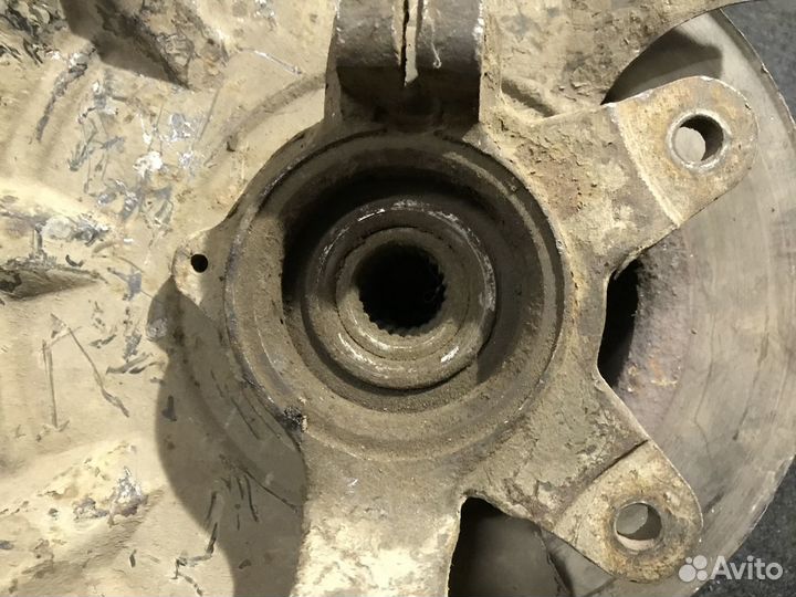 Кулак поворотный правый Шкода Фелиция Felicia