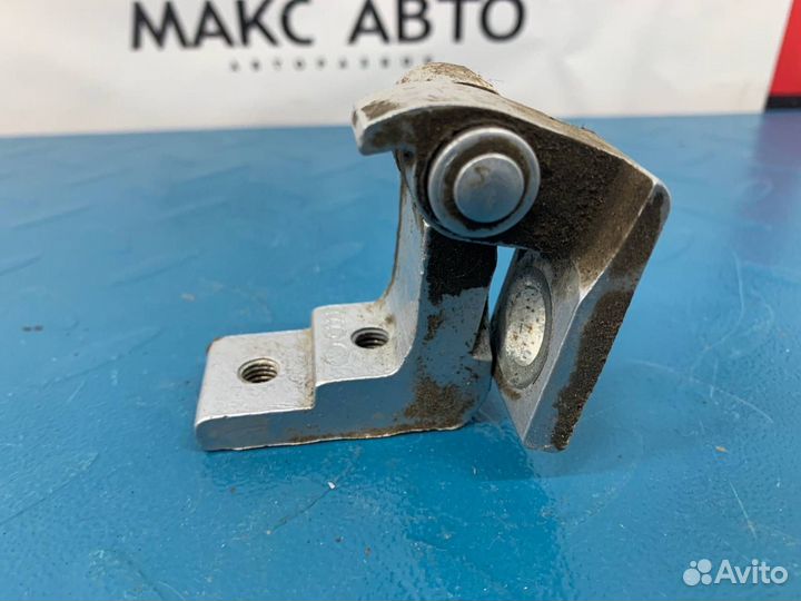 Б/У петля двери задний правый Audi A6 С5 ALF 2.4