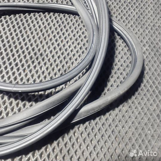 Уплотнитель люка крыши Chery Tiggo 7 Pro T1E