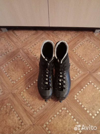 Коньки хоккейные