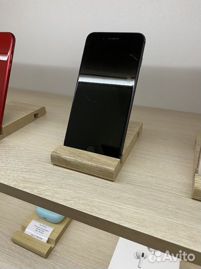 iPhone 8 Plus, 64 ГБ