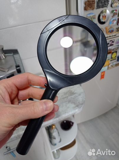 Лупа с подсветкой. Новая, с батарейками