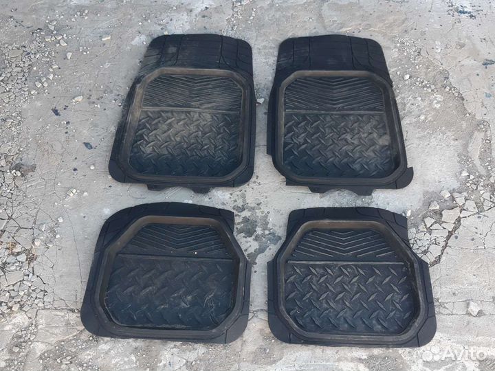 Автомобильные коврики резиновые бу