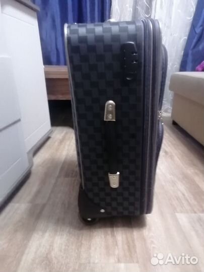 Чемодан на колесах