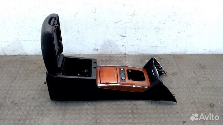 Консоль салона Infiniti QX70, 2016