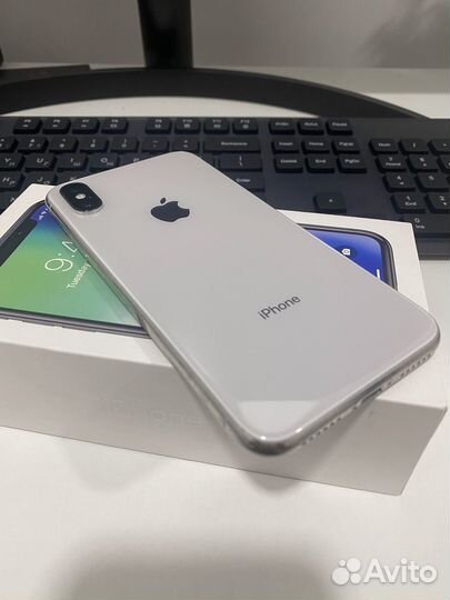 iPhone X, 64 ГБ