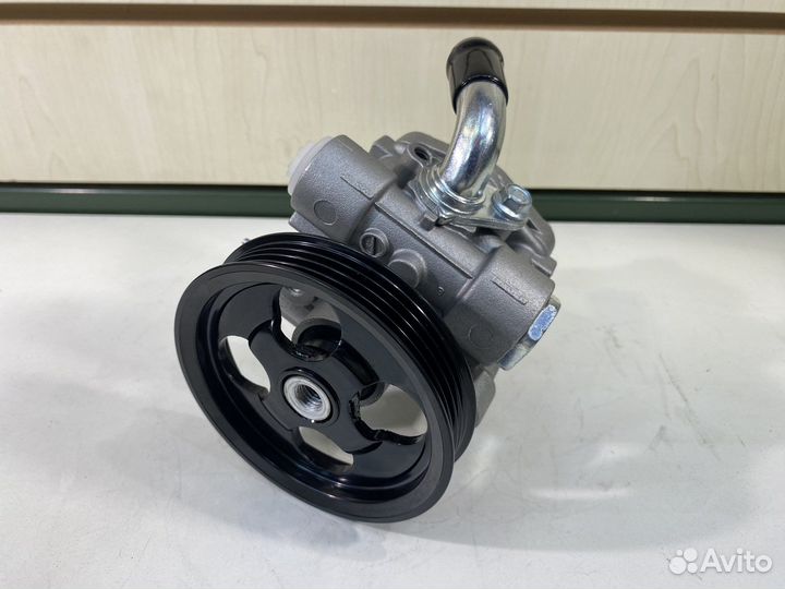 Насос гидроусилителя Mitsubishi Pajero / Montero