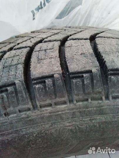 Pirelli Ice 215/65 R16 102T