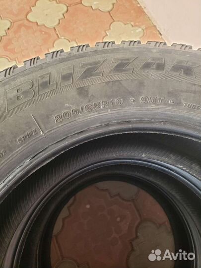 Bridgestone Blizzak VRX2 205/65 R16