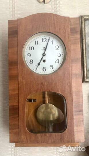 Старые настенные часы 