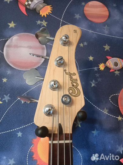 Бас гитара Cort