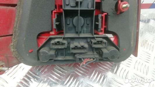 Фонарь задний правый volkswagen golf 4 (7BL19MY01)