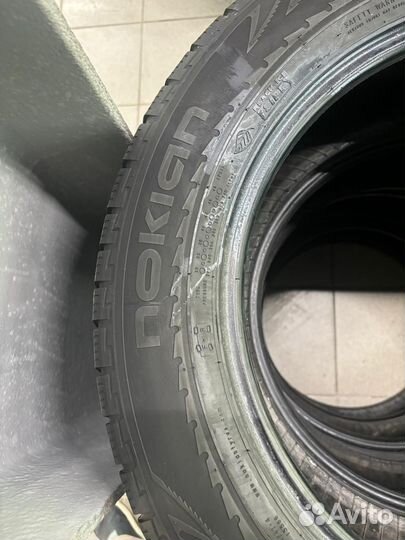 Nokian Tyres Hakkapeliitta R 235/60 R18 107R