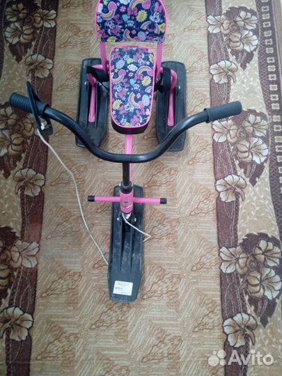 Детский снегокат со спинкой