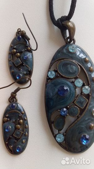 Женские бусы