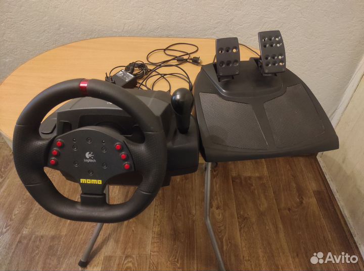 Игровой руль logitech momo racing