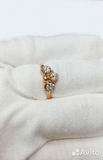 Золотое кольцо с камнем 16,5р
