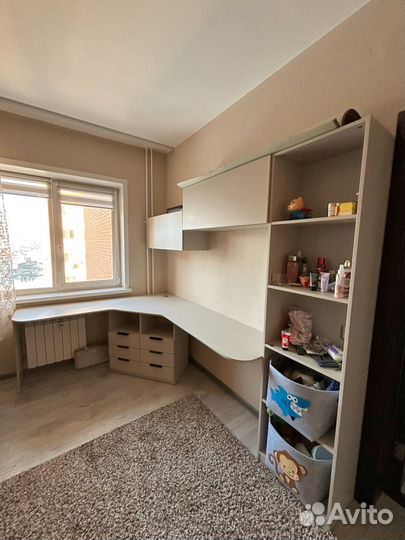 Рабочий стол для школьника для двоих