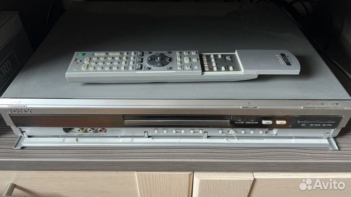 HDD/DVD-рекордер Sony RDR-HX910