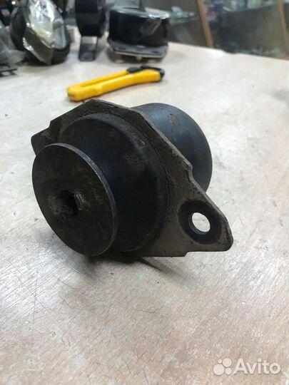 Опора двигателя задняя левая / seat,VW 1.4-2.0 88г