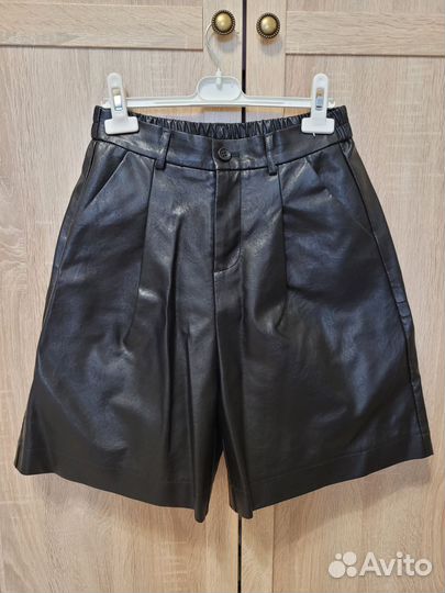 Шорты бермуды кожзам