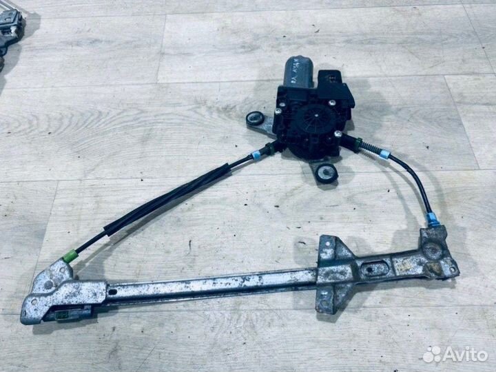 Стеклоподъемник передний левый Audi 100