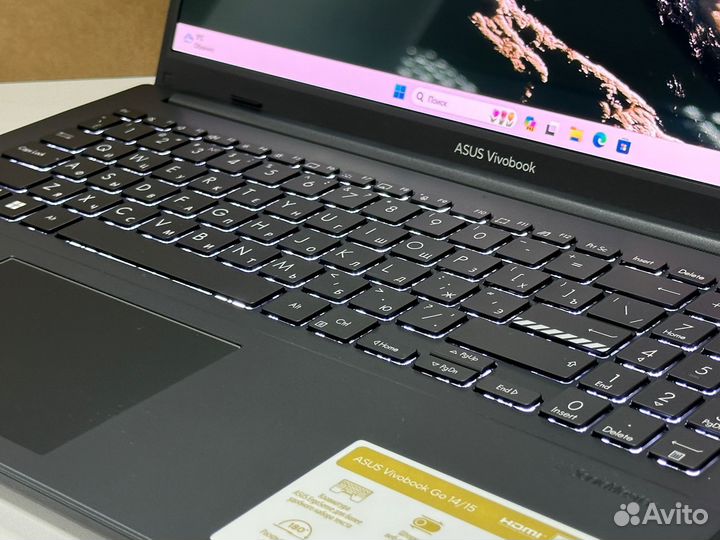 Ноутбук Asus Новый с Oled экраном I3-8ядер